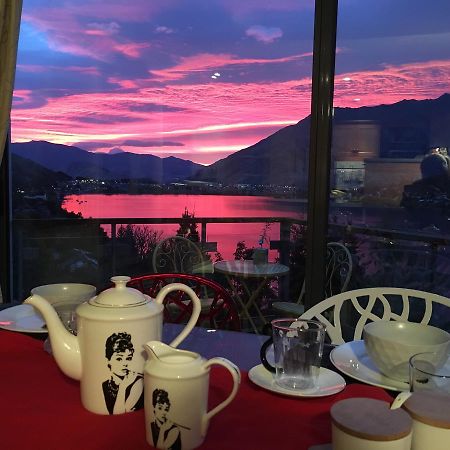 Bed and Breakfast Breakfast At Tiffanys Queenstown Exterior foto